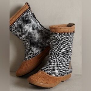 Sorel Tremblant Herringbone boots, like new! Ladies 9.5